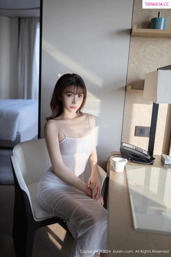 陆萱萱  [XiuRen]高清写真图 2024.02.22 No.8131 陆萱萱 美腿性感第7张图片